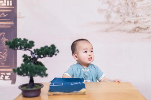 广州供卵包男孩宝宝喊肚子疼怎么回事